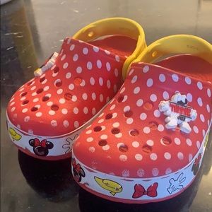 Minnie mouse crocs